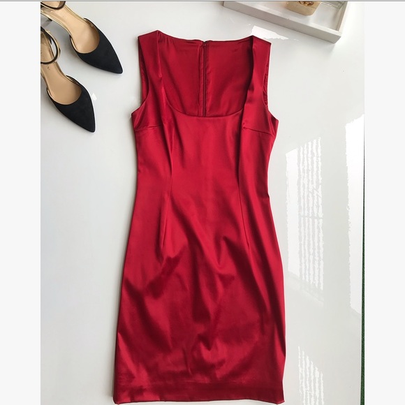 Red Dolce & Gabbana dress - Picture 2 of 8